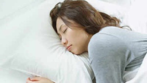 Pillow Prints on Your Face: Early Warning Sign of Skin Aging? Prevention Tips Revealed